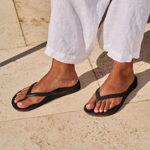 Womens-Black-Thongs-2-optimised.jpg